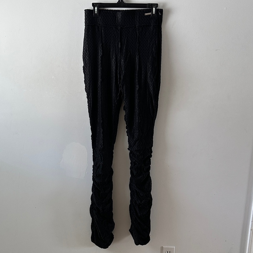 Maniere De Voir Black Textured Leggings